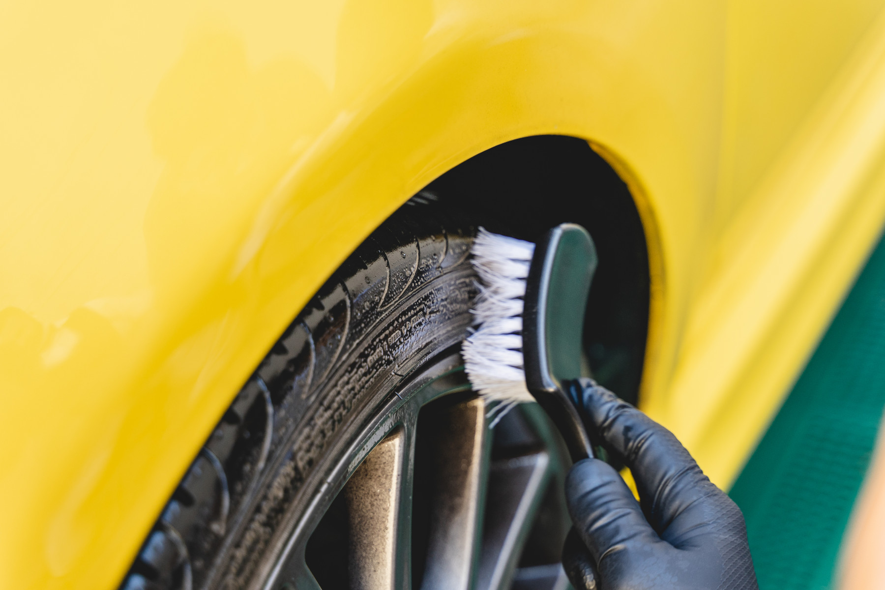 MANIAC - WHEEL & TYRE CLEANER 1000ml – Obrázok 4